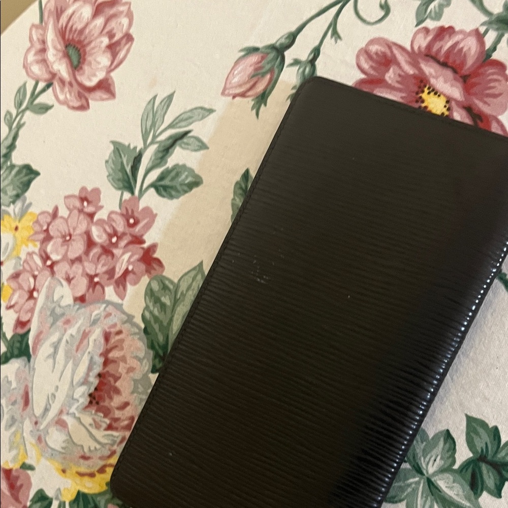 Louis Vuitton Black Epi Leather Accessory - Picture 6 of 6